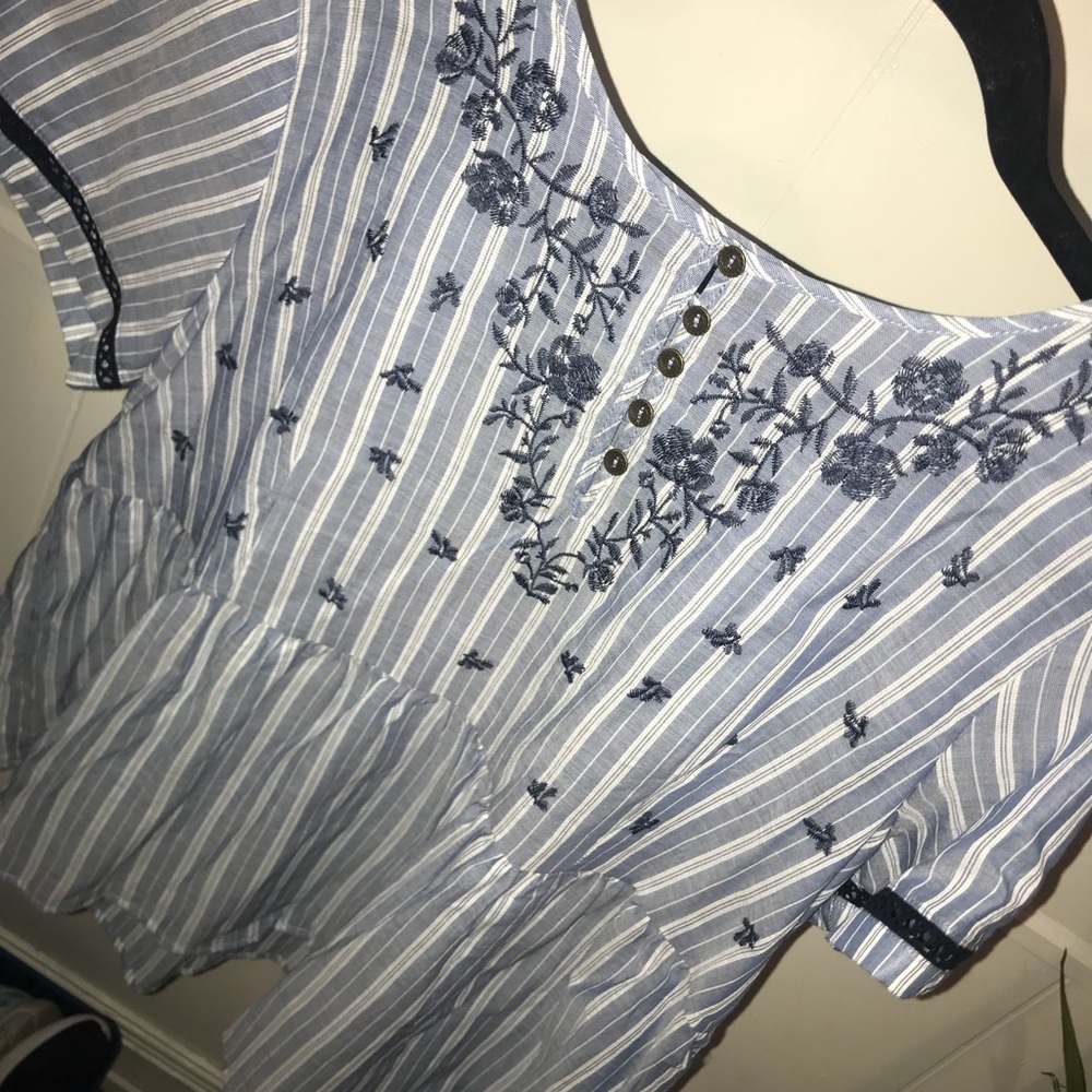 Xhilaration Short Sleeve Blue Blouse